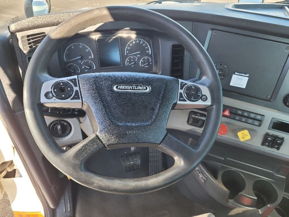 Day Cab Tractor-Heavy Duty Tractors-Freightliner-2020-T12642ST-South Plainfield-NJ-549,792\n\t\tmiles-$ 27,750 - Image 11