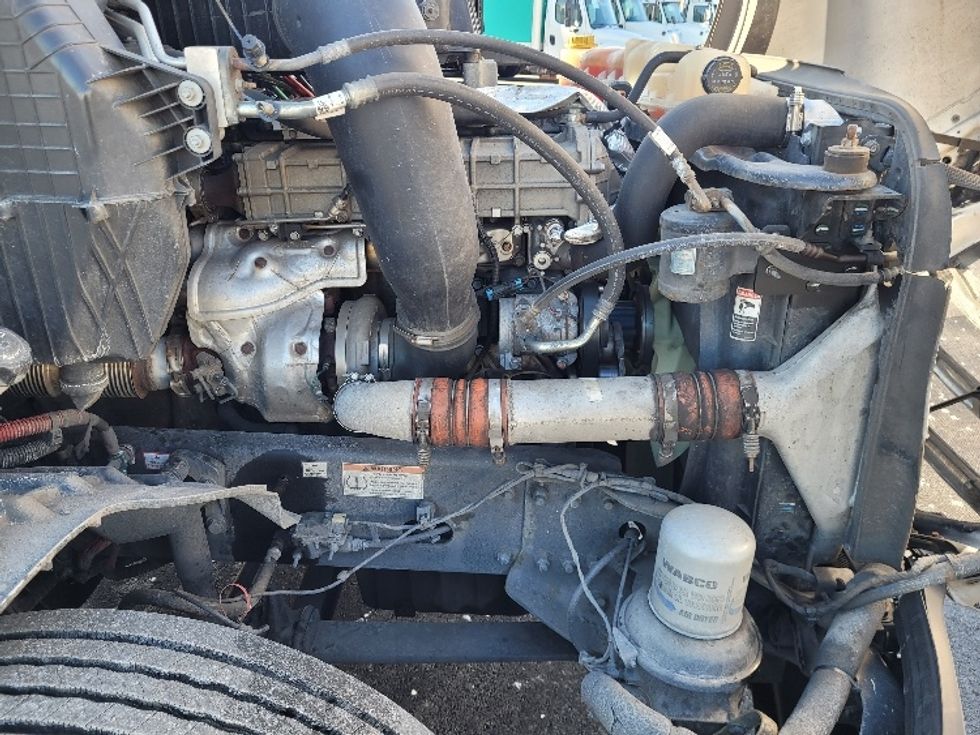 Day Cab Tractor-Heavy Duty Tractors-Freightliner-2020-T12642ST-South Plainfield-NJ-549,792\n\t\tmiles-$ 27,750 - Image 15