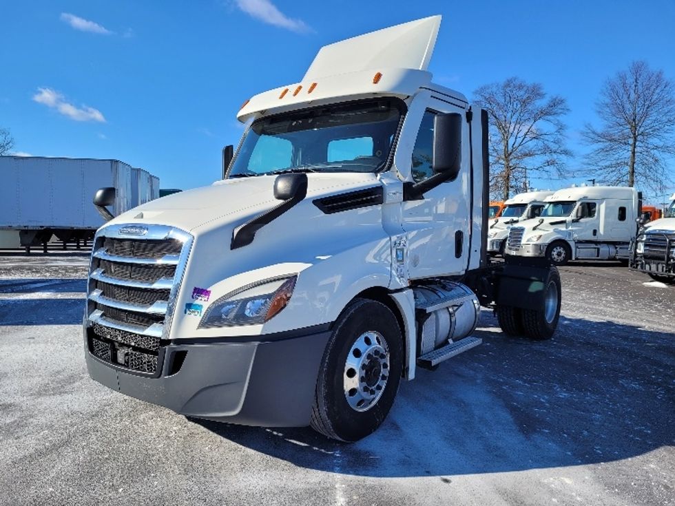 Day Cab Tractor-Heavy Duty Tractors-Freightliner-2020-T12642ST-South Plainfield-NJ-549,792\n\t\tmiles-$ 27,750 - Image 3