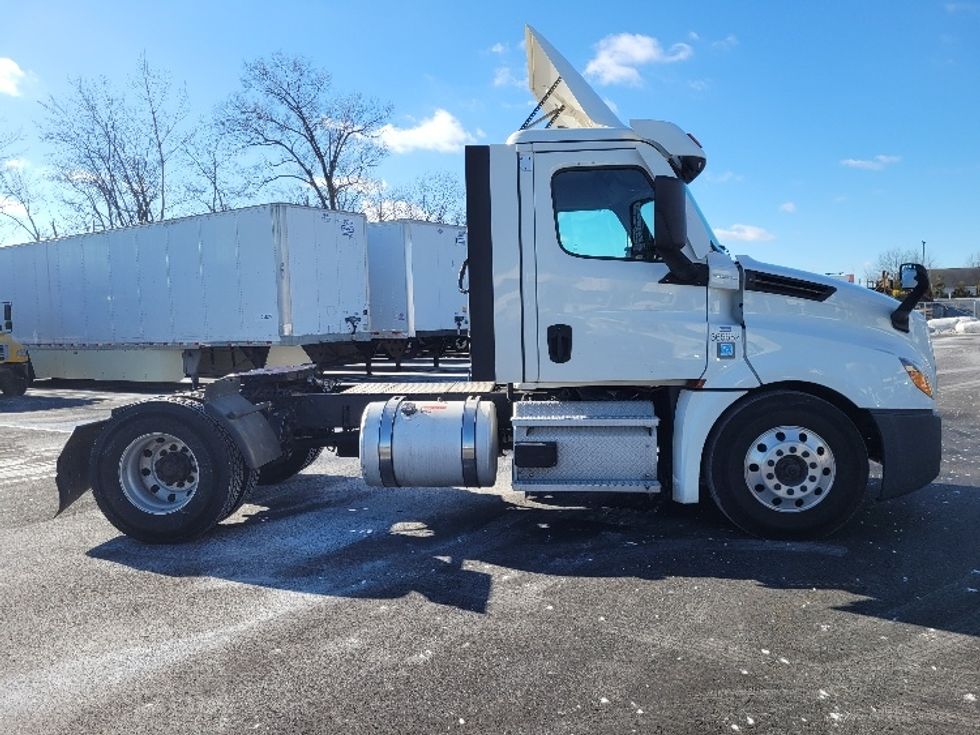 Day Cab Tractor-Heavy Duty Tractors-Freightliner-2020-T12642ST-South Plainfield-NJ-549,792\n\t\tmiles-$ 27,750 - Image 8