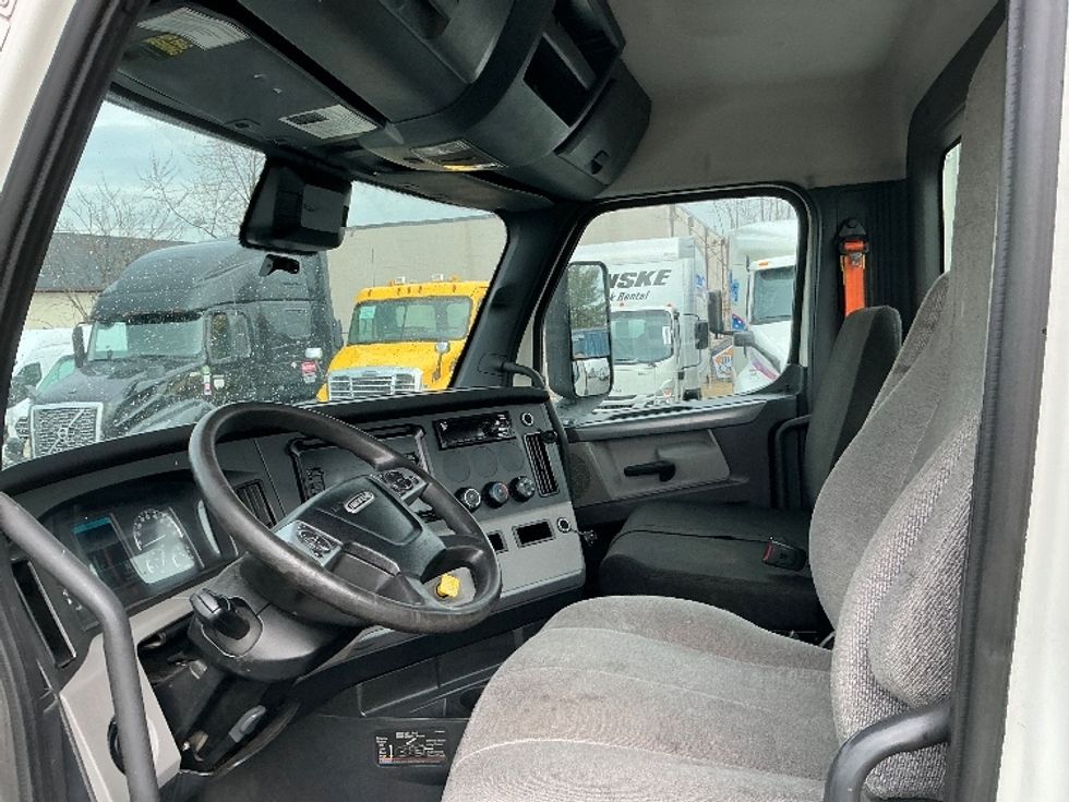 Day Cab Tractor-Heavy Duty Tractors-Freightliner-2020-T12642ST-South Plainfield-NJ-550,926\n\t\tmiles-$ 26,500 - Image 10