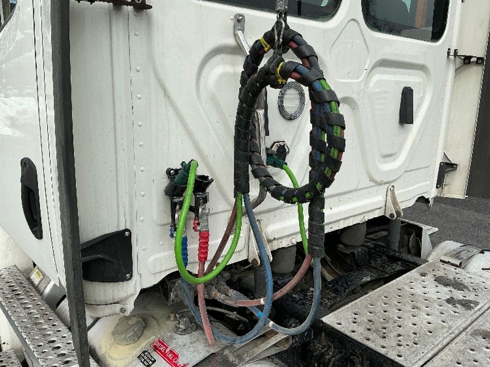 Day Cab Tractor-Heavy Duty Tractors-Freightliner-2020-T12642ST-South Plainfield-NJ-550,926\n\t\tmiles-$ 26,500 - Image 21