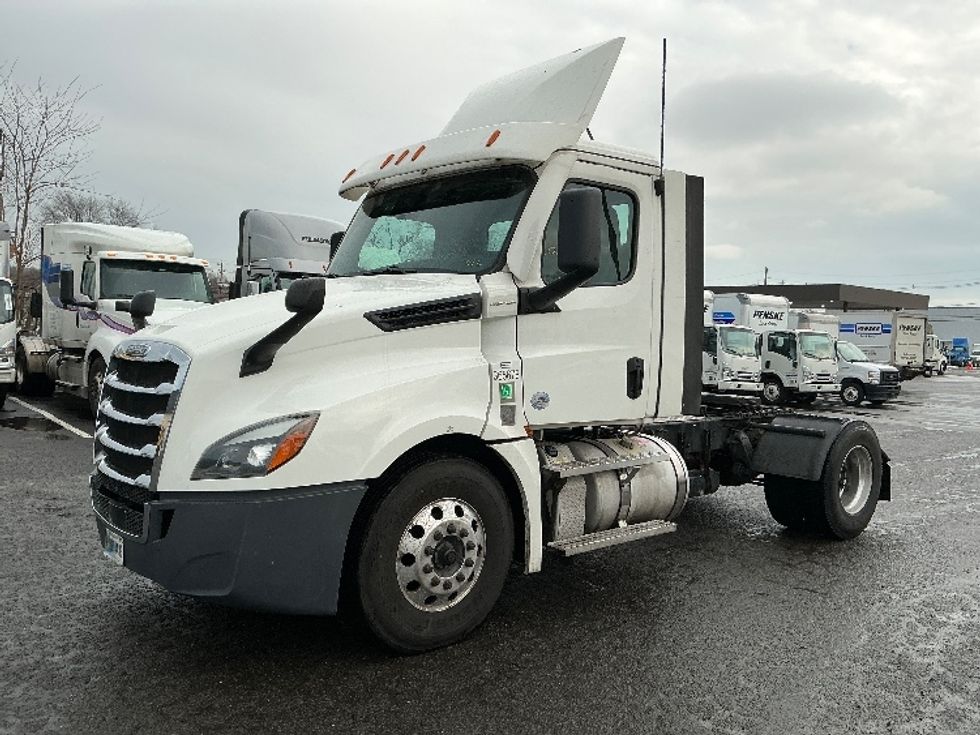 Day Cab Tractor-Heavy Duty Tractors-Freightliner-2020-T12642ST-South Plainfield-NJ-550,926\n\t\tmiles-$ 26,500 - Image 3