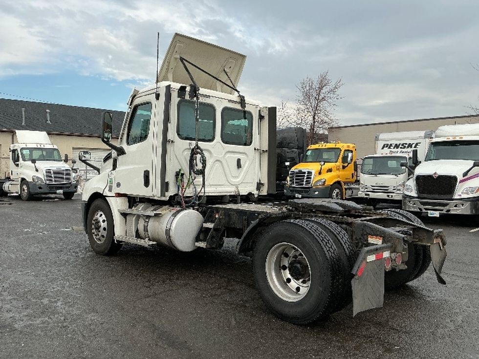 Day Cab Tractor-Heavy Duty Tractors-Freightliner-2020-T12642ST-South Plainfield-NJ-550,926\n\t\tmiles-$ 26,500 - Image 5