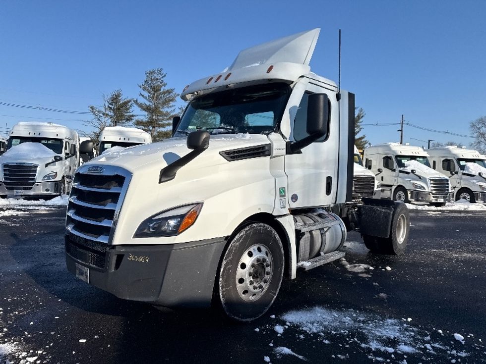 Day Cab Tractor-Heavy Duty Tractors-Freightliner-2020-T12642ST-South Plainfield-NJ-558,945\n\t\tmiles-$ 26,000 - Image 3