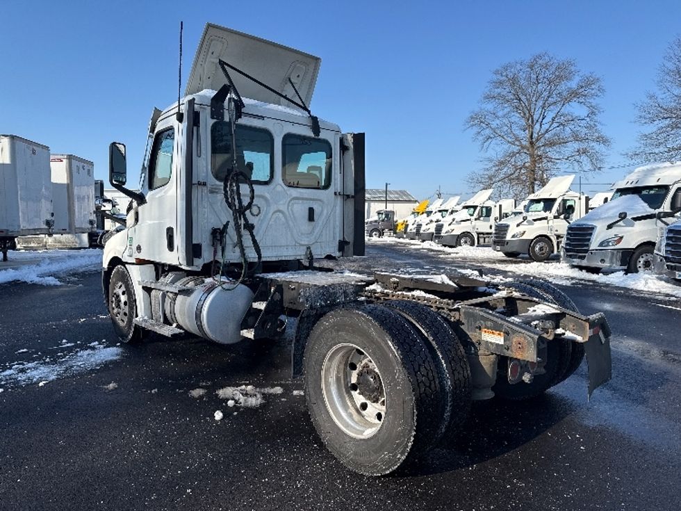 Day Cab Tractor-Heavy Duty Tractors-Freightliner-2020-T12642ST-South Plainfield-NJ-558,945\n\t\tmiles-$ 26,000 - Image 5