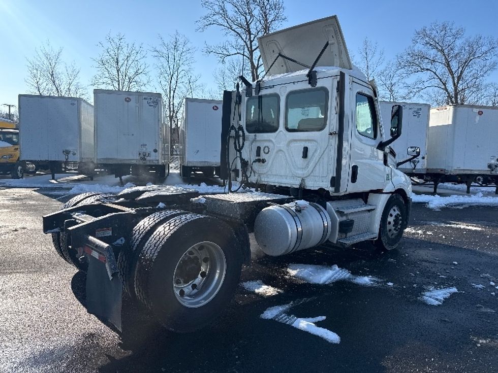 Day Cab Tractor-Heavy Duty Tractors-Freightliner-2020-T12642ST-South Plainfield-NJ-558,945\n\t\tmiles-$ 26,000 - Image 7