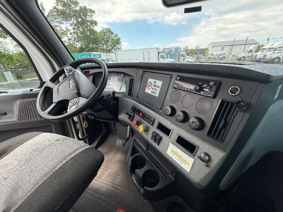 Day Cab Tractor-Heavy Duty Tractors-Freightliner-2020-T12642ST-South Plainfield-NJ-558,956\n\t\tmiles-$ 23,500 - Image 11