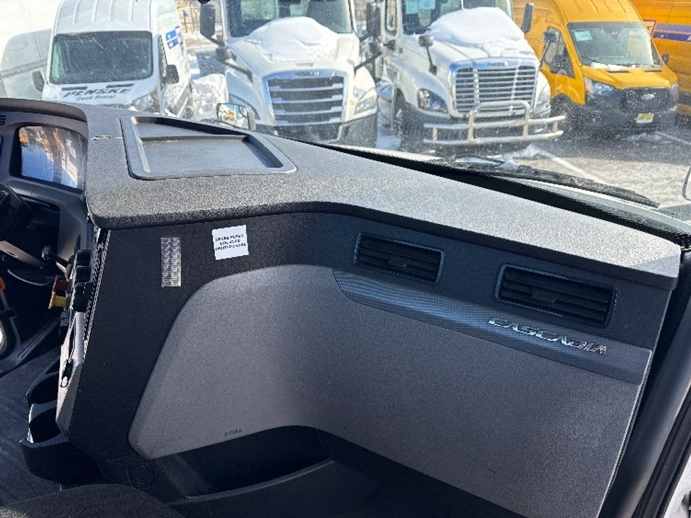 Day Cab Tractor-Heavy Duty Tractors-Freightliner-2020-T12642ST-South Plainfield-NJ-559,057\n\t\tmiles-$ 26,000 - Image 13