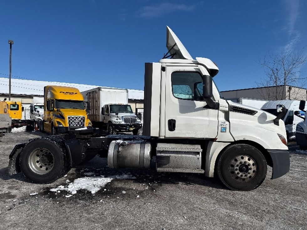 Day Cab Tractor-Heavy Duty Tractors-Freightliner-2020-T12642ST-South Plainfield-NJ-559,057\n\t\tmiles-$ 26,000 - Image 8