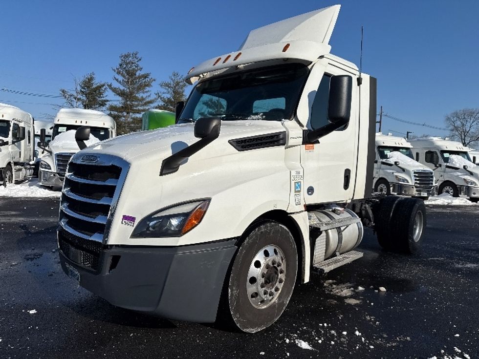 Day Cab Tractor-Heavy Duty Tractors-Freightliner-2020-T12642ST-South Plainfield-NJ-559,401\n\t\tmiles-$ 26,000 - Image 3