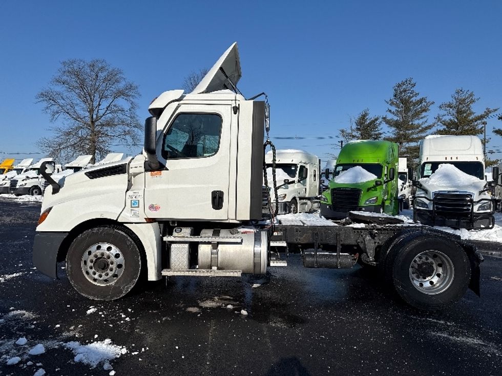 Day Cab Tractor-Heavy Duty Tractors-Freightliner-2020-T12642ST-South Plainfield-NJ-559,401\n\t\tmiles-$ 26,000 - Image 4