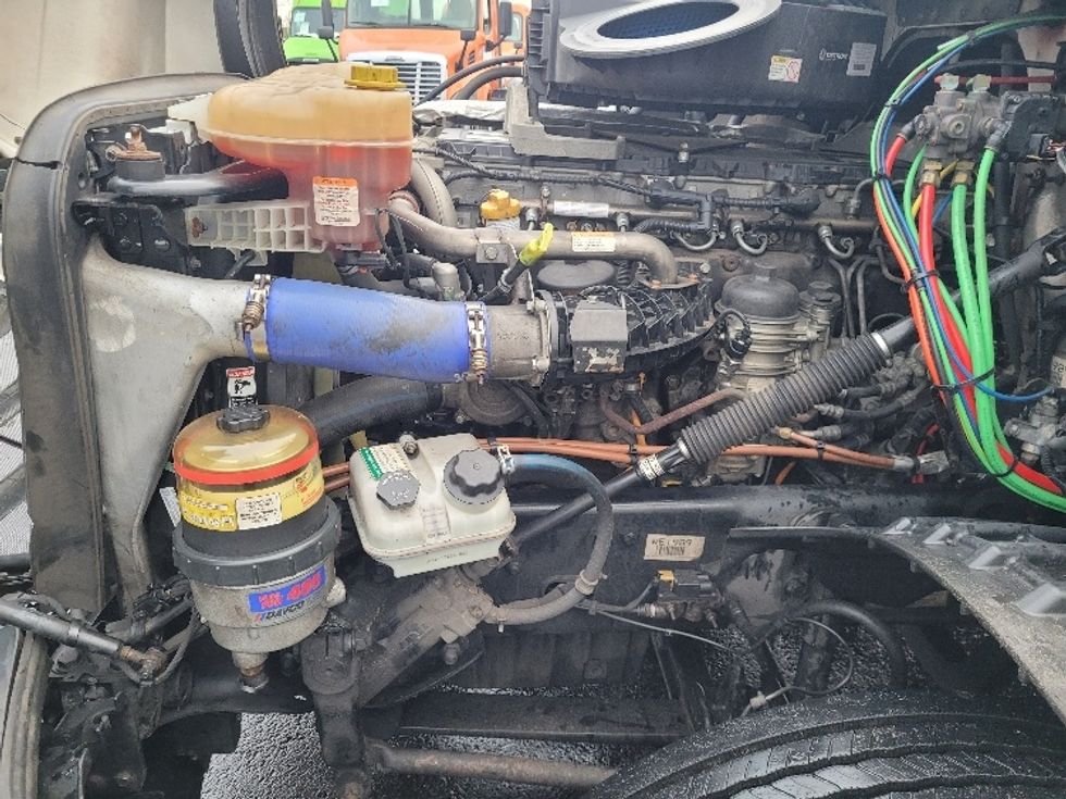 Day Cab Tractor-Heavy Duty Tractors-Freightliner-2020-T12642ST-South Plainfield-NJ-560,201\n\t\tmiles-$ 27,000 - Image 16