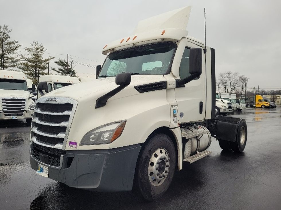 Day Cab Tractor-Heavy Duty Tractors-Freightliner-2020-T12642ST-South Plainfield-NJ-560,201\n\t\tmiles-$ 27,000 - Image 3