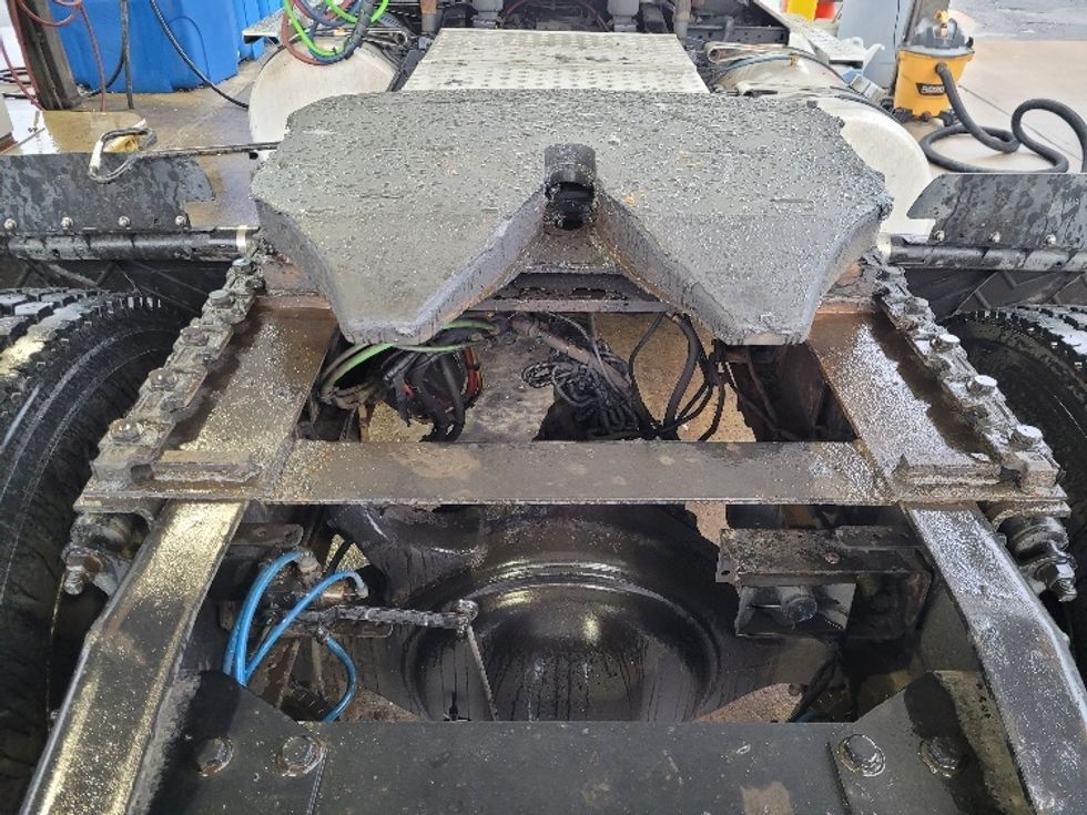 Day Cab Tractor-Heavy Duty Tractors-Freightliner-2020-T12642ST-South Plainfield-NJ-560,201\n\t\tmiles-$ 27,000 - Image 6