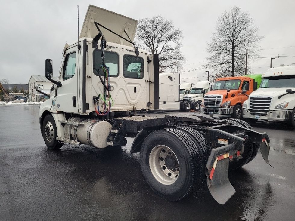 Day Cab Tractor-Heavy Duty Tractors-Freightliner-2020-T12642ST-South Plainfield-NJ-561,453\n\t\tmiles-$ 27,250 - Image 5