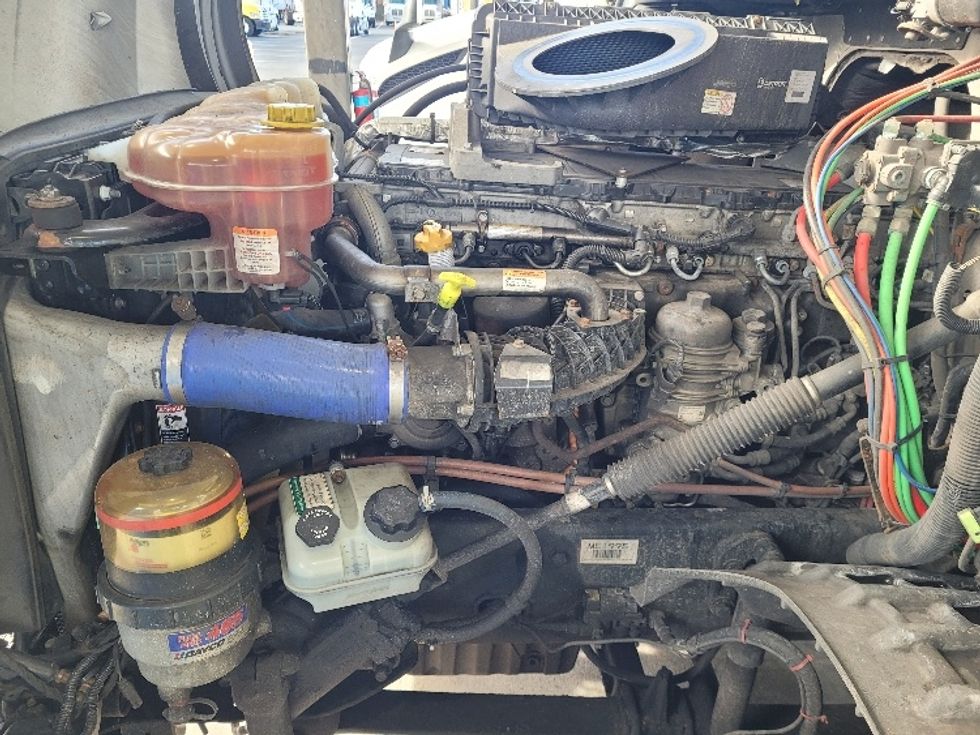 Day Cab Tractor-Heavy Duty Tractors-Freightliner-2020-T12642ST-South Plainfield-NJ-567,308\n\t\tmiles-$ 26,250 - Image 15