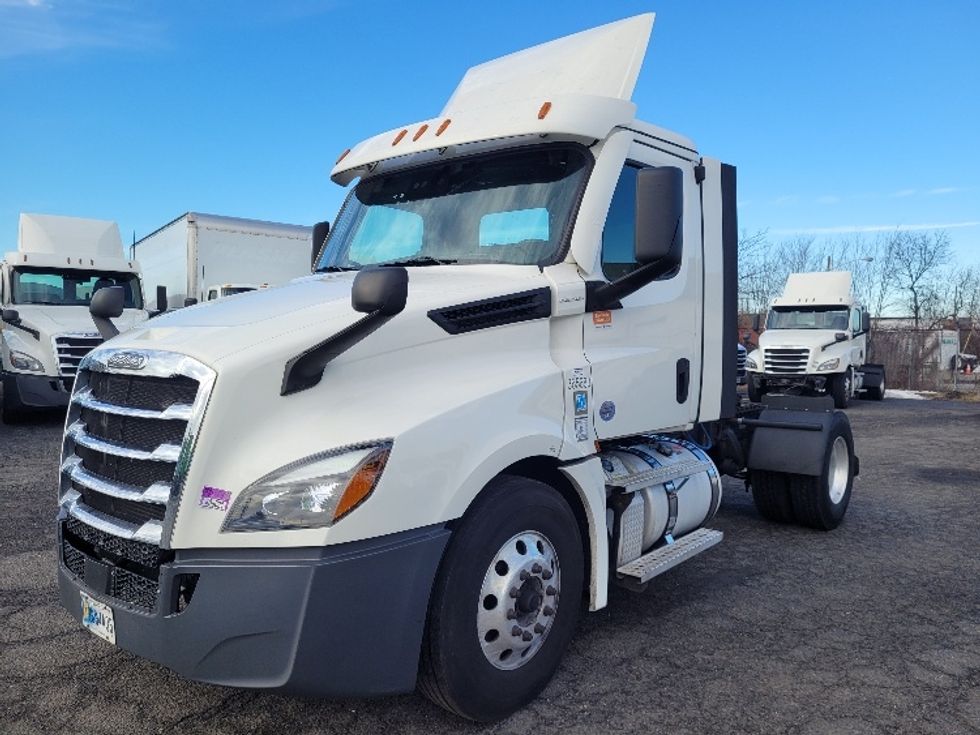 Day Cab Tractor-Heavy Duty Tractors-Freightliner-2020-T12642ST-South Plainfield-NJ-567,308\n\t\tmiles-$ 26,250 - Image 3