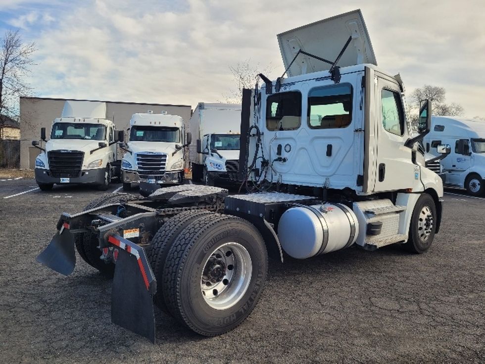 Day Cab Tractor-Heavy Duty Tractors-Freightliner-2020-T12642ST-South Plainfield-NJ-567,308\n\t\tmiles-$ 26,250 - Image 7