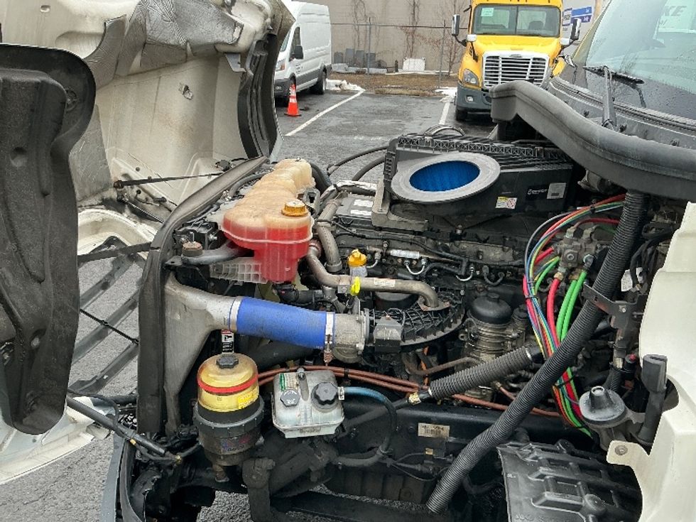 Day Cab Tractor-Heavy Duty Tractors-Freightliner-2020-T12642ST-South Plainfield-NJ-568,339\n\t\tmiles-$ 25,000 - Image 16
