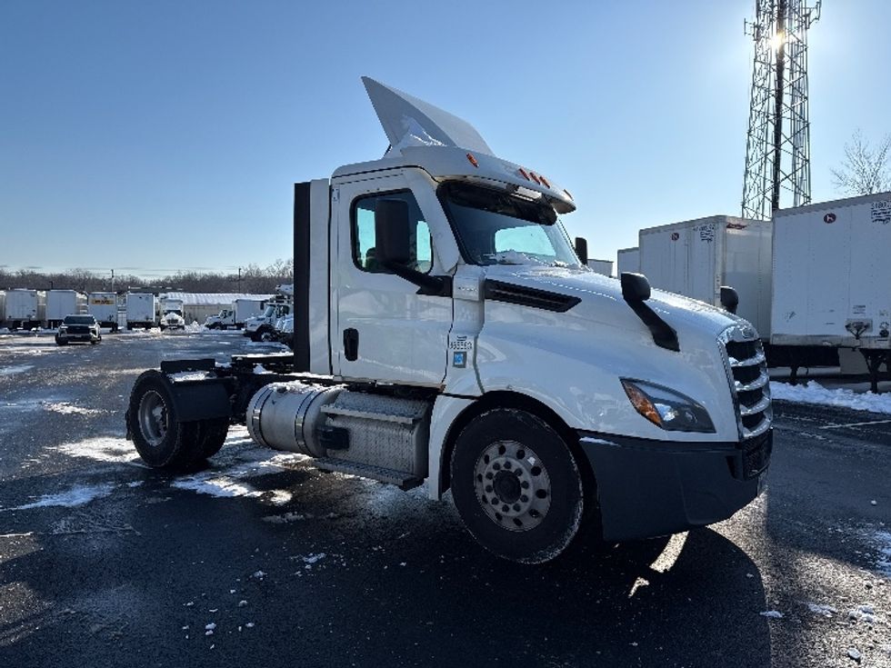 Day Cab Tractor-Heavy Duty Tractors-Freightliner-2020-T12642ST-South Plainfield-NJ-583,688\n\t\tmiles-$ 23,750 - Image 1