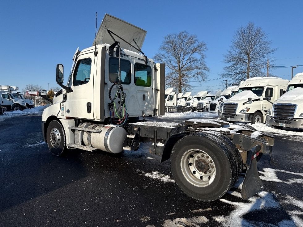 Day Cab Tractor-Heavy Duty Tractors-Freightliner-2020-T12642ST-South Plainfield-NJ-583,688\n\t\tmiles-$ 23,750 - Image 5