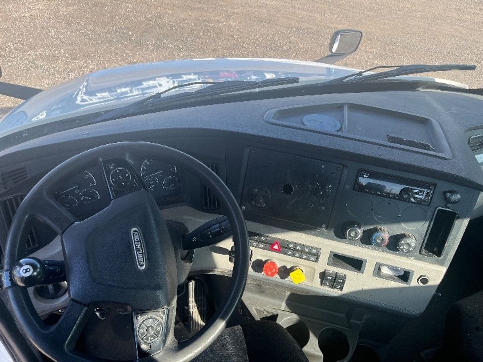 Day Cab Tractor-Heavy Duty Tractors-Freightliner-2020-T12642ST-Springfield-MA-339,474\n\t\tmiles-$ 42,500 - Image 11