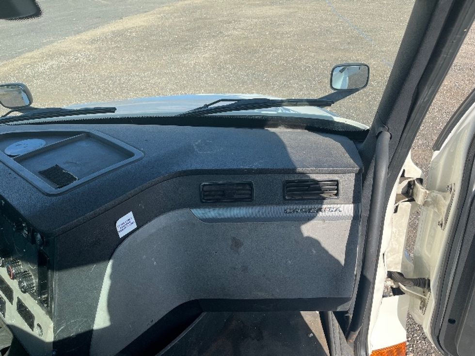 Day Cab Tractor-Heavy Duty Tractors-Freightliner-2020-T12642ST-Springfield-MA-339,474\n\t\tmiles-$ 42,500 - Image 13