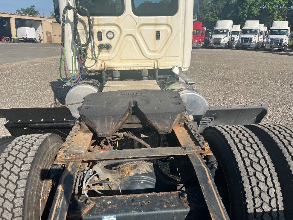 Day Cab Tractor-Heavy Duty Tractors-Freightliner-2020-T12642ST-Springfield-MA-339,474\n\t\tmiles-$ 42,500 - Image 6