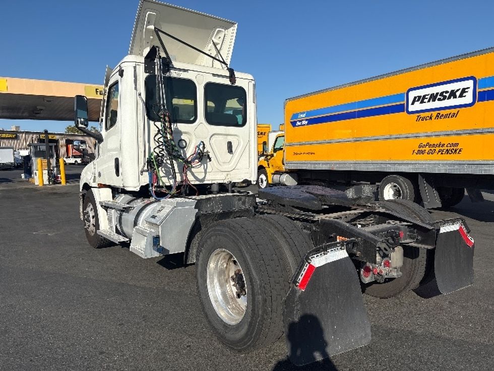 Day Cab Tractor-Heavy Duty Tractors-Freightliner-2020-T12642ST-Stockton-CA-184,876\n\t\tmiles-$ 54,750 - Image 5