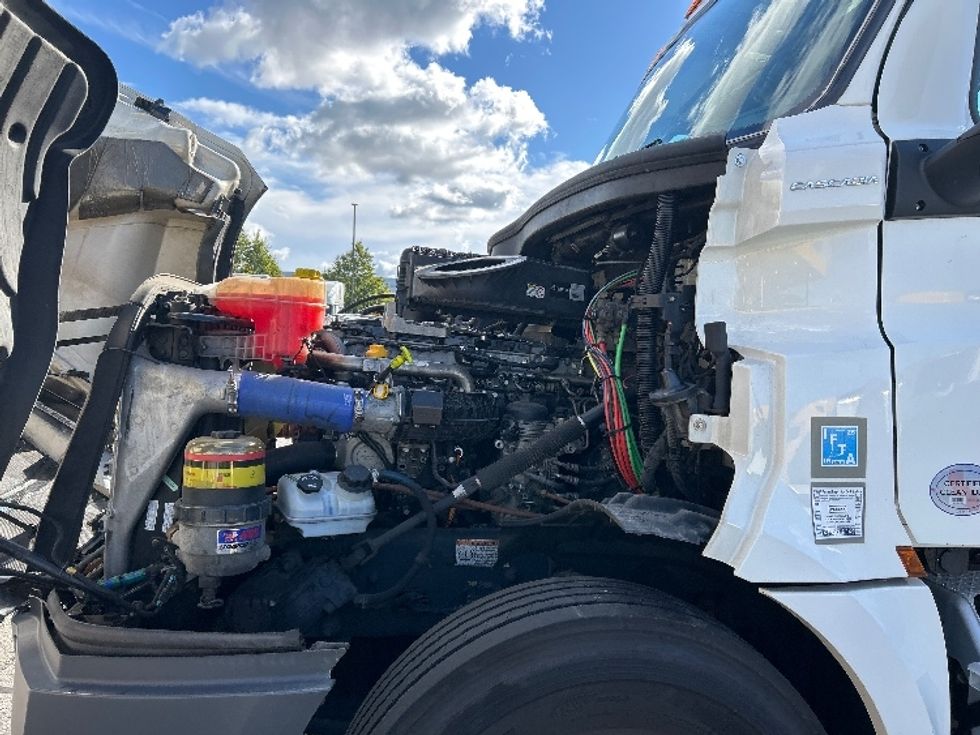 Day Cab Tractor-Heavy Duty Tractors-Freightliner-2020-T12642ST-Sturtevant-WI-384,783\n\t\tmiles-$ 38,250 - Image 15