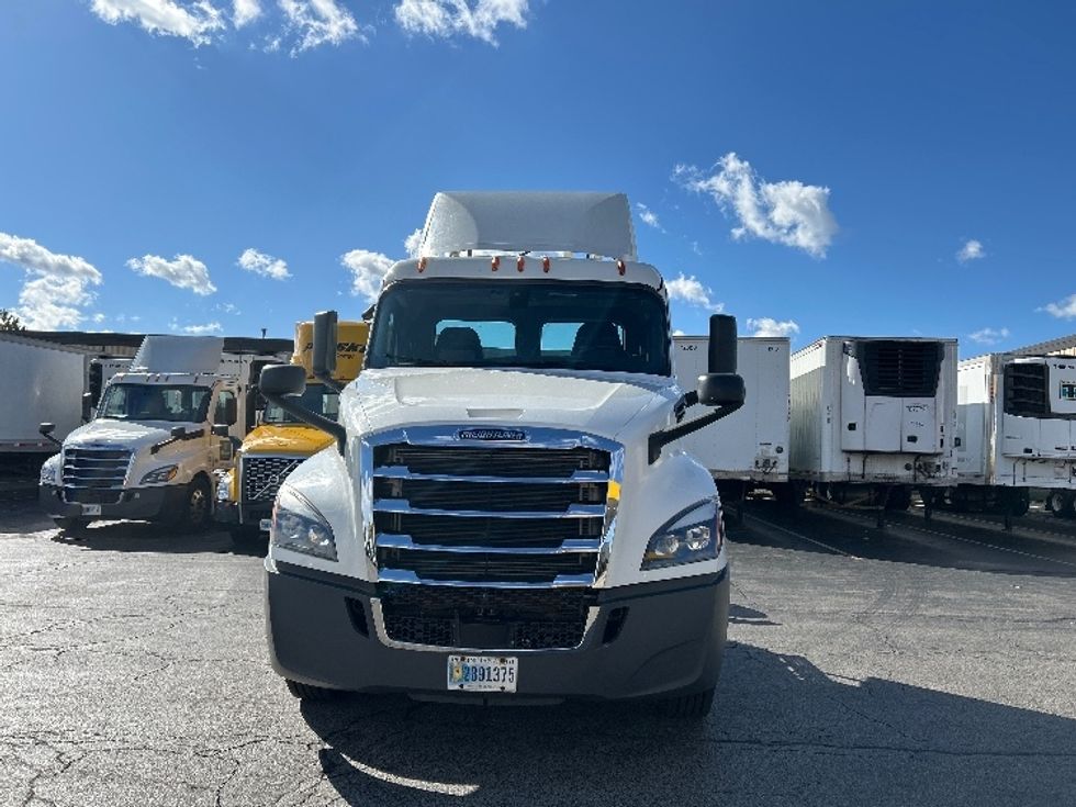 Day Cab Tractor-Heavy Duty Tractors-Freightliner-2020-T12642ST-Sturtevant-WI-384,783\n\t\tmiles-$ 38,250 - Image 2