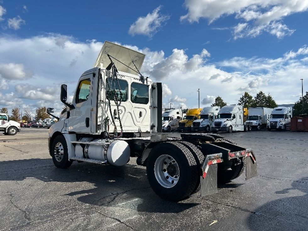 Day Cab Tractor-Heavy Duty Tractors-Freightliner-2020-T12642ST-Sturtevant-WI-384,783\n\t\tmiles-$ 38,250 - Image 5