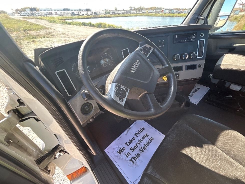 Day Cab Tractor-Heavy Duty Tractors-Freightliner-2020-T12642ST-Sturtevant-WI-494,129\n\t\tmiles-$ 31,750 - Image 10