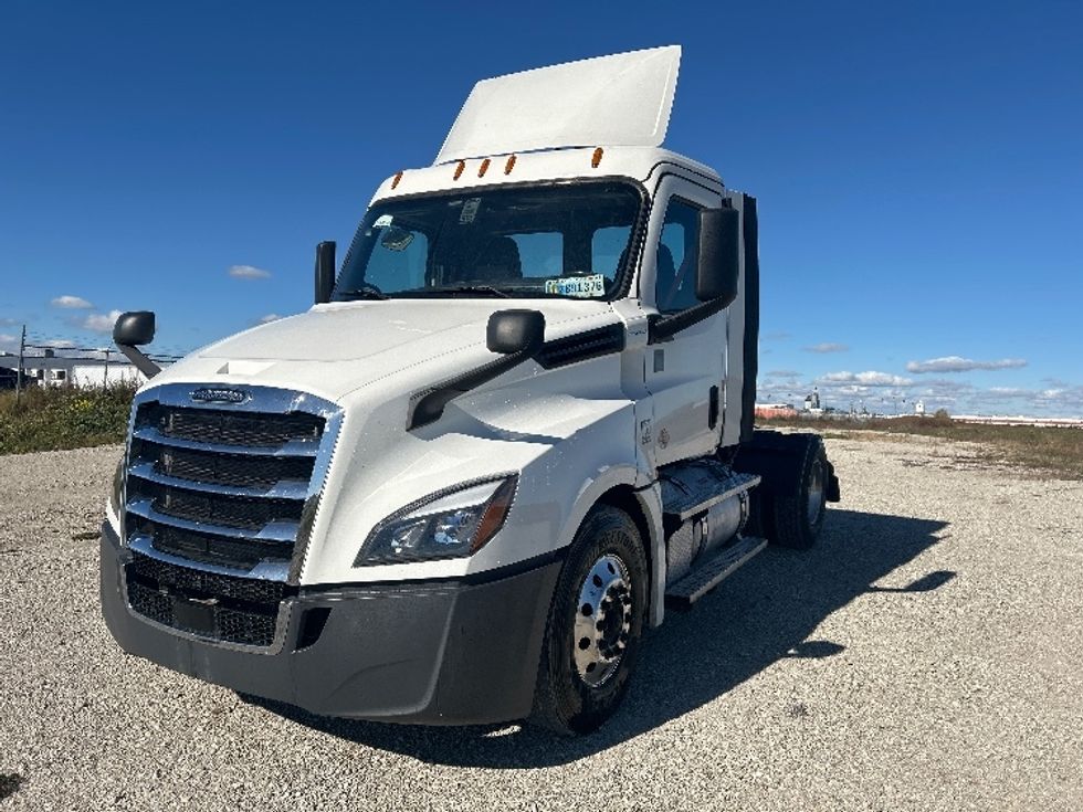Day Cab Tractor-Heavy Duty Tractors-Freightliner-2020-T12642ST-Sturtevant-WI-494,129\n\t\tmiles-$ 31,750 - Image 3