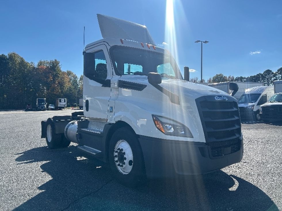 Day Cab Tractor-Heavy Duty Tractors-Freightliner-2020-T12642ST-Suwanee-GA-463,129\n\t\tmiles-$ 38,000 - Image 1