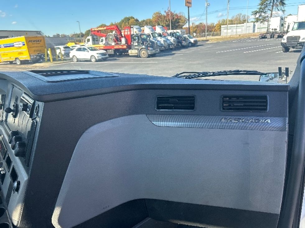 Day Cab Tractor-Heavy Duty Tractors-Freightliner-2020-T12642ST-Suwanee-GA-463,129\n\t\tmiles-$ 38,000 - Image 13