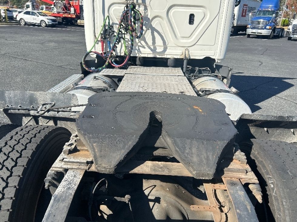 Day Cab Tractor-Heavy Duty Tractors-Freightliner-2020-T12642ST-Suwanee-GA-463,129\n\t\tmiles-$ 38,000 - Image 6