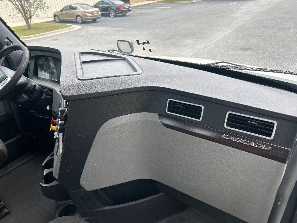 Day Cab Tractor-Heavy Duty Tractors-Freightliner-2020-T12642ST-Tallahassee-FL-573,081\n\t\tmiles-$ 30,250 - Image 13