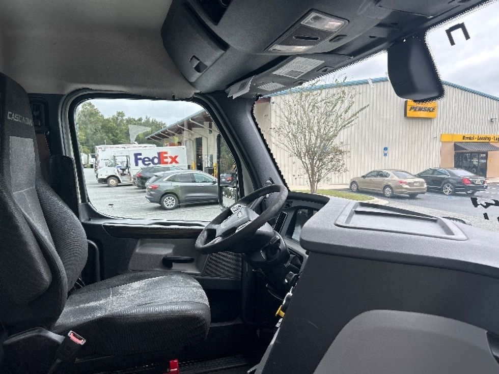 Day Cab Tractor-Heavy Duty Tractors-Freightliner-2020-T12642ST-Tallahassee-FL-573,081\n\t\tmiles-$ 30,250 - Image 14