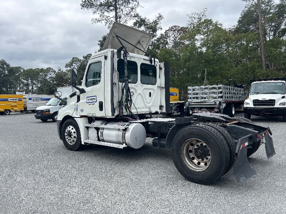 Day Cab Tractor-Heavy Duty Tractors-Freightliner-2020-T12642ST-Tallahassee-FL-573,081\n\t\tmiles-$ 30,250 - Image 5