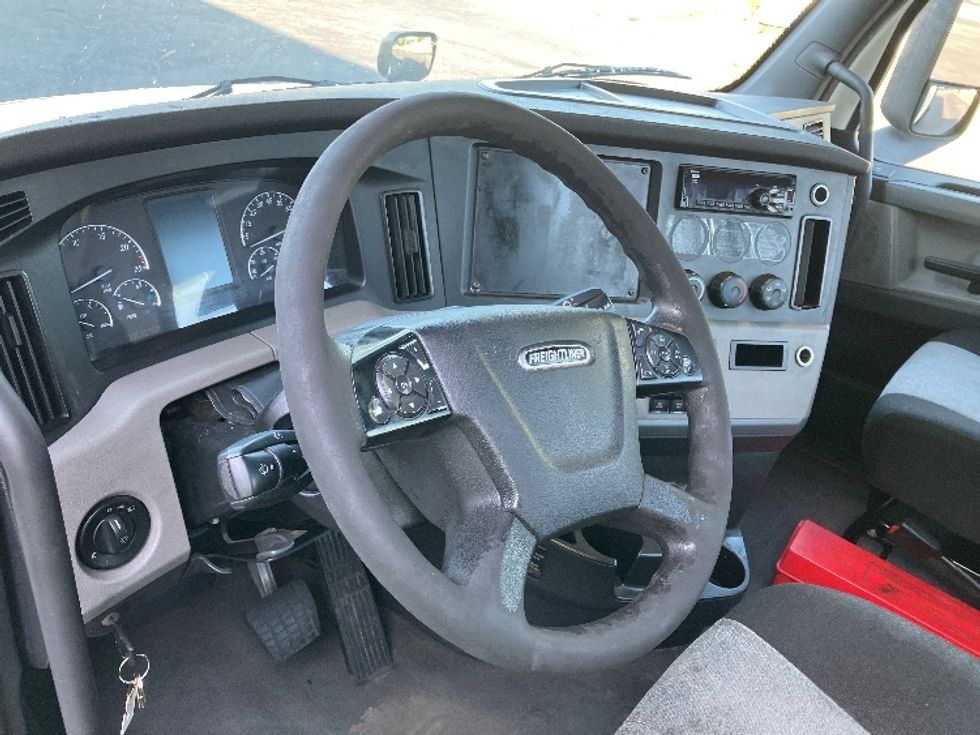 Day Cab Tractor-Heavy Duty Tractors-Freightliner-2020-T12642ST-Tampa-FL-288,987\n\t\tmiles-$ 42,250 - Image 10