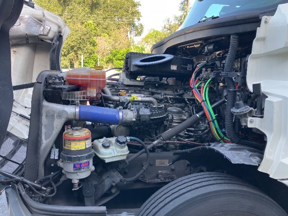 Day Cab Tractor-Heavy Duty Tractors-Freightliner-2020-T12642ST-Tampa-FL-288,987\n\t\tmiles-$ 42,250 - Image 16