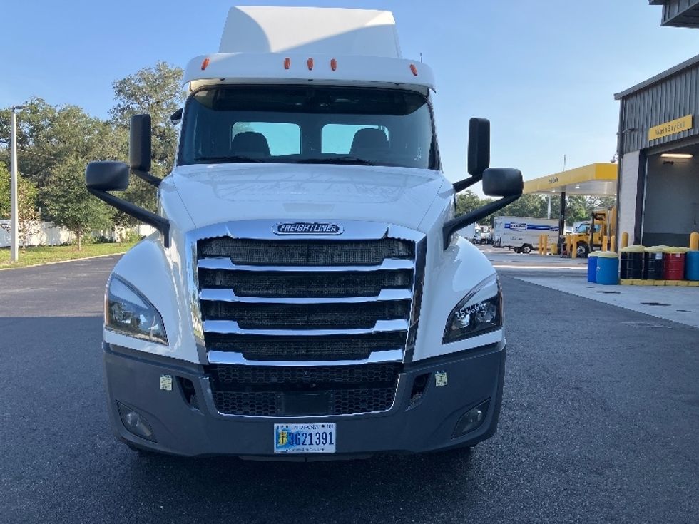 Day Cab Tractor-Heavy Duty Tractors-Freightliner-2020-T12642ST-Tampa-FL-288,987\n\t\tmiles-$ 42,250 - Image 2