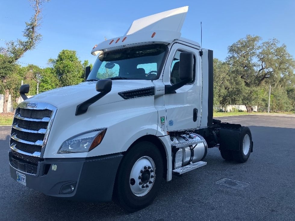 Day Cab Tractor-Heavy Duty Tractors-Freightliner-2020-T12642ST-Tampa-FL-288,987\n\t\tmiles-$ 42,250 - Image 3