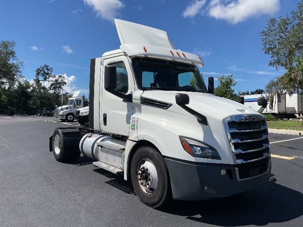 Day Cab Tractor-Heavy Duty Tractors-Freightliner-2020-T12642ST-Tampa-FL-341,613\n\t\tmiles-$ 46,250 - Image 1