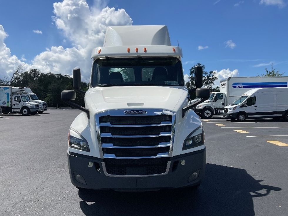 Day Cab Tractor-Heavy Duty Tractors-Freightliner-2020-T12642ST-Tampa-FL-341,613\n\t\tmiles-$ 46,250 - Image 2