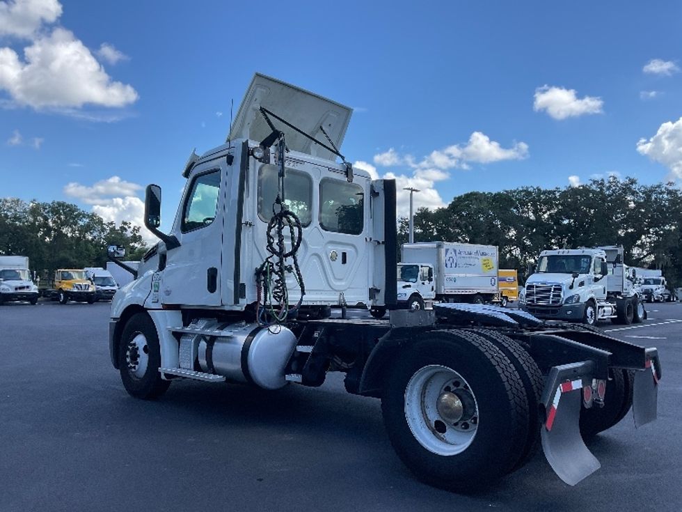 Day Cab Tractor-Heavy Duty Tractors-Freightliner-2020-T12642ST-Tampa-FL-341,613\n\t\tmiles-$ 46,250 - Image 5