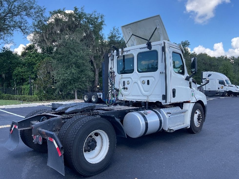 Day Cab Tractor-Heavy Duty Tractors-Freightliner-2020-T12642ST-Tampa-FL-341,613\n\t\tmiles-$ 46,250 - Image 7