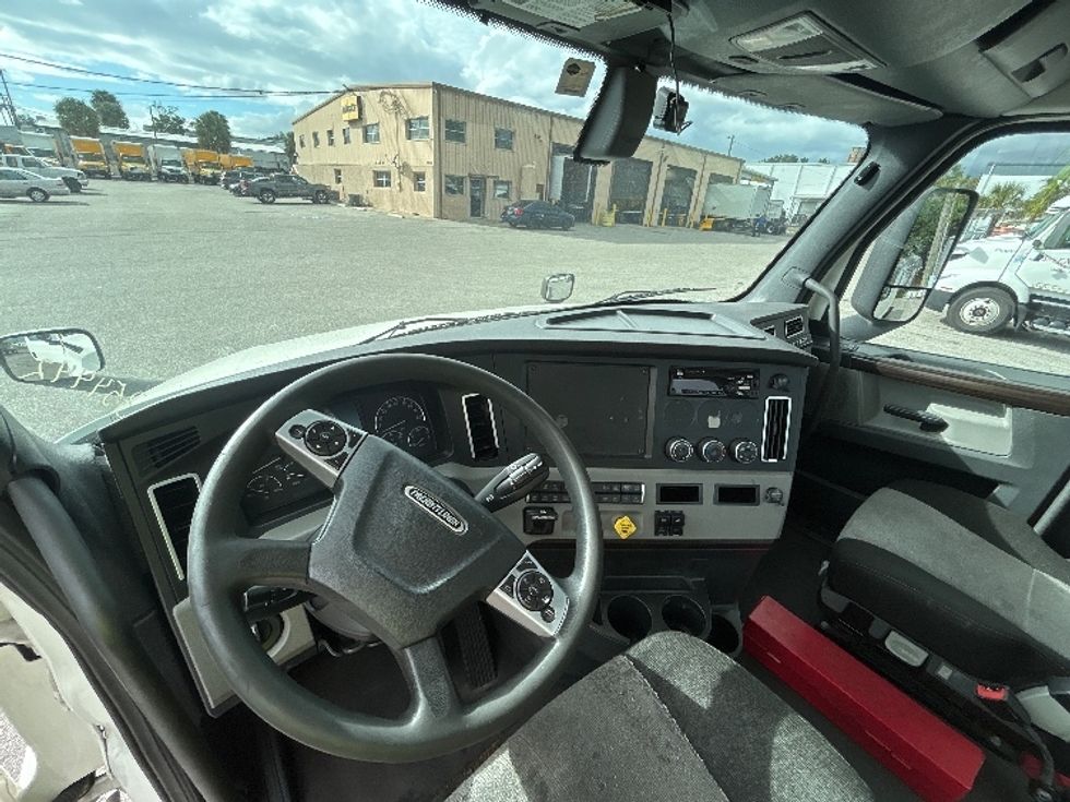 Day Cab Tractor-Heavy Duty Tractors-Freightliner-2020-T12642ST-Tampa-FL-537,840\n\t\tmiles-$ 33,000 - Image 10